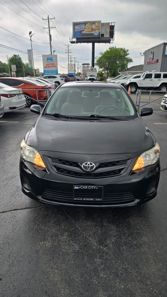 Toyota Corolla LE 4-Speed AT 2011