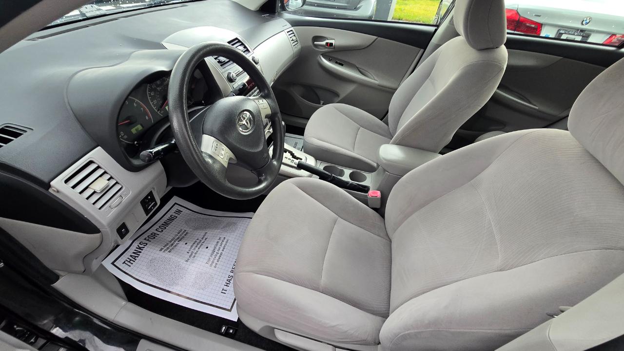Toyota Corolla LE 4-Speed AT 2011
