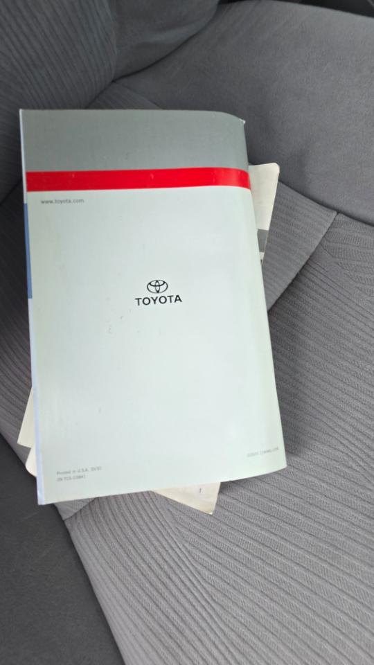 Toyota Corolla LE 4-Speed AT 2011