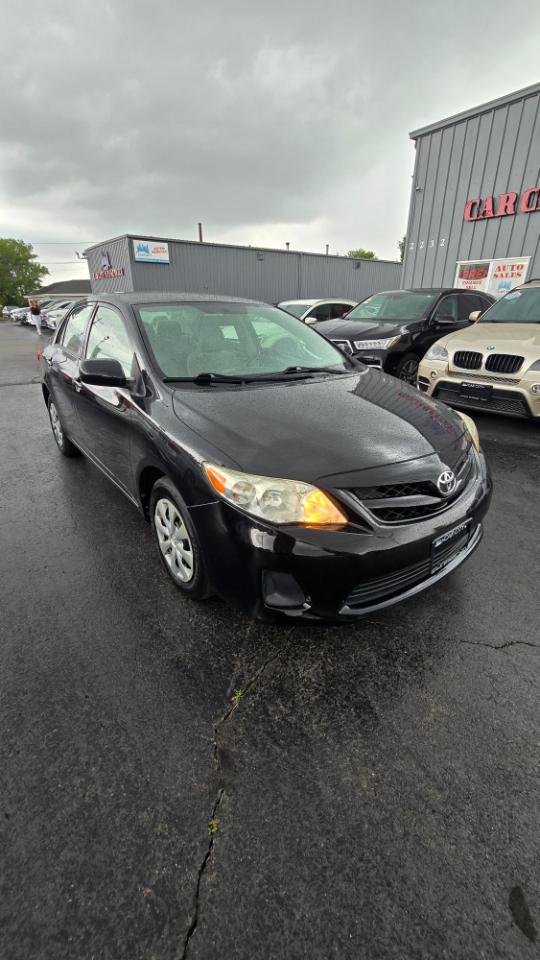 Toyota Corolla LE 4-Speed AT 2011