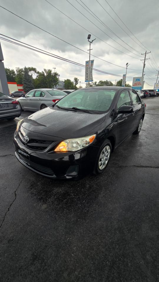 Toyota Corolla LE 4-Speed AT 2011