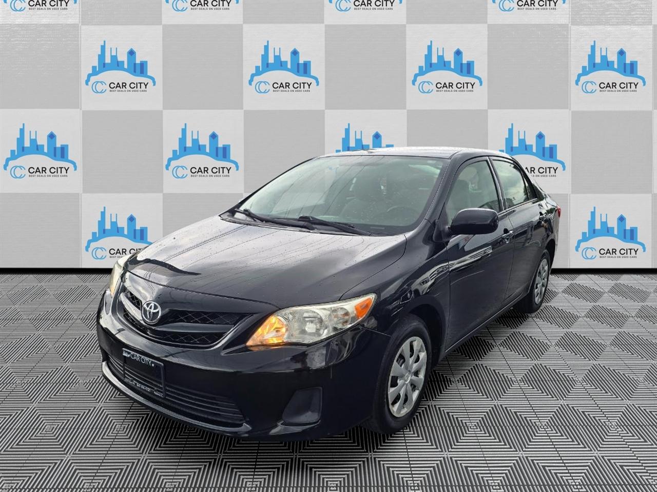 Toyota Corolla LE 4-Speed AT 2011