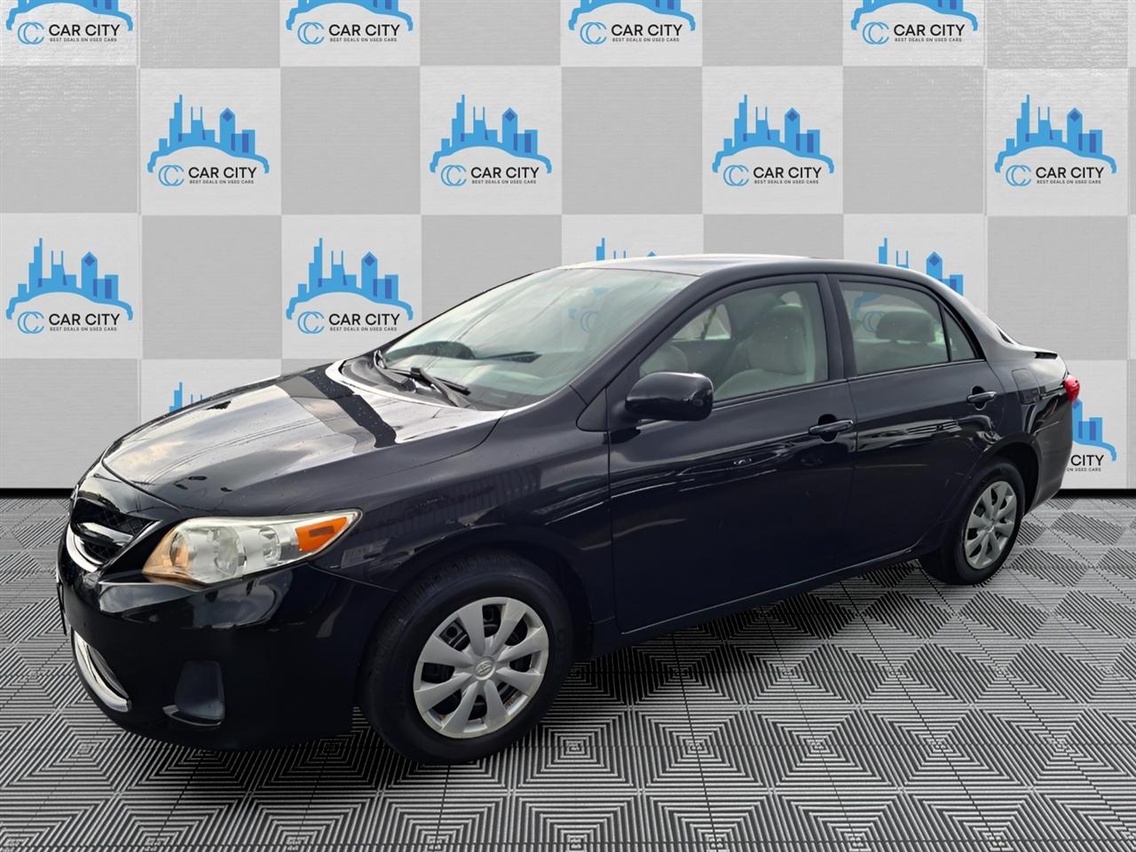 Toyota Corolla LE 4-Speed AT 2011