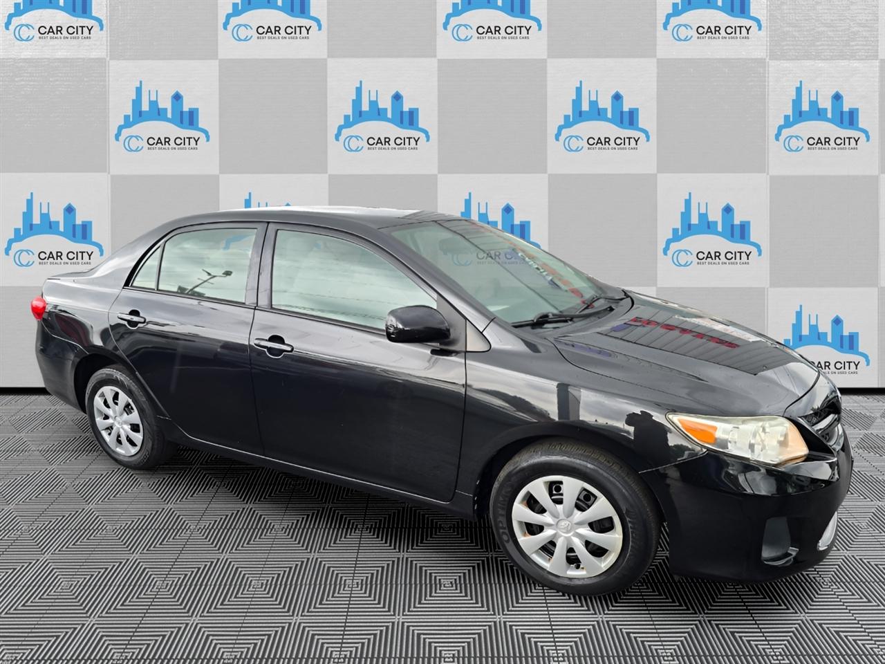 Toyota Corolla LE 4-Speed AT 2011