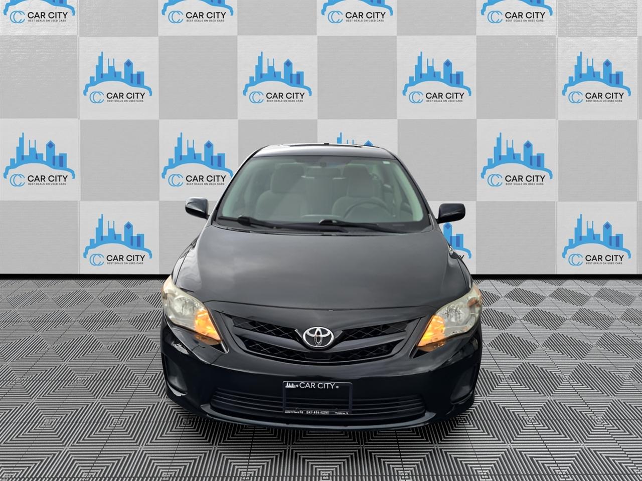 Toyota Corolla LE 4-Speed AT 2011