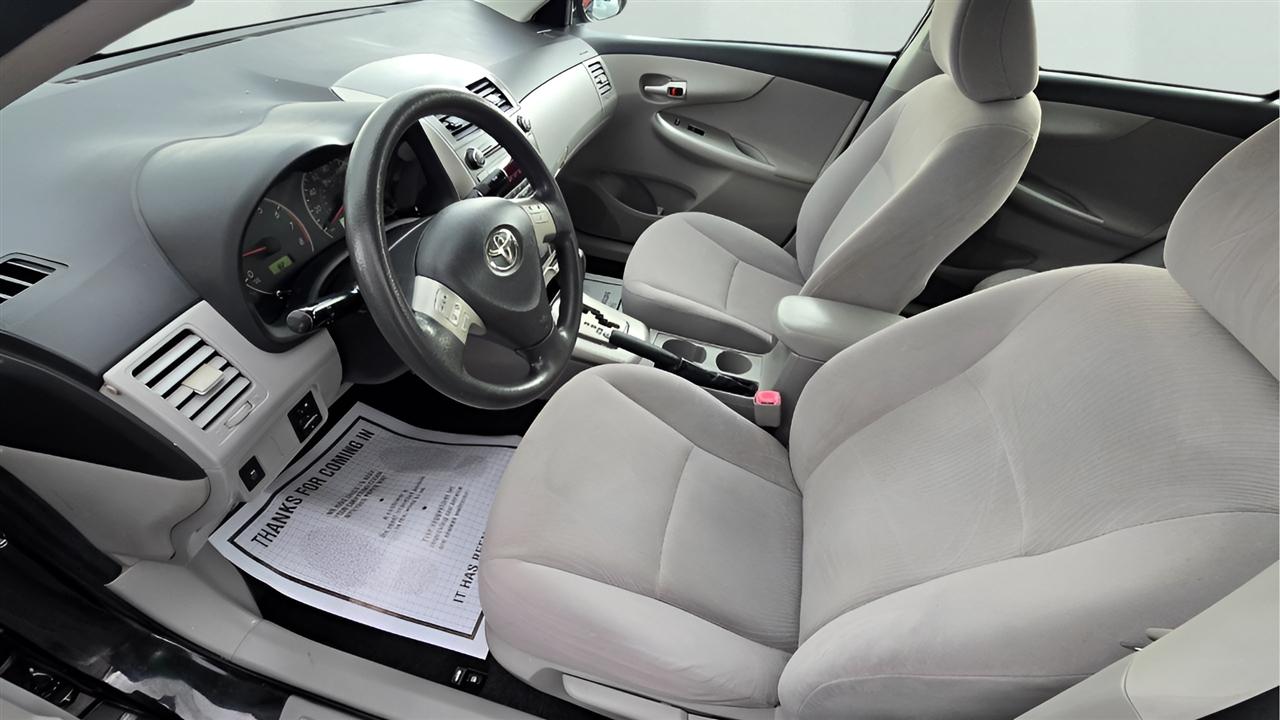 Toyota Corolla LE 4-Speed AT 2011