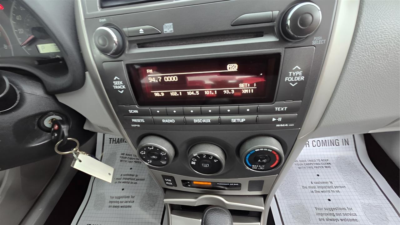 Toyota Corolla LE 4-Speed AT 2011
