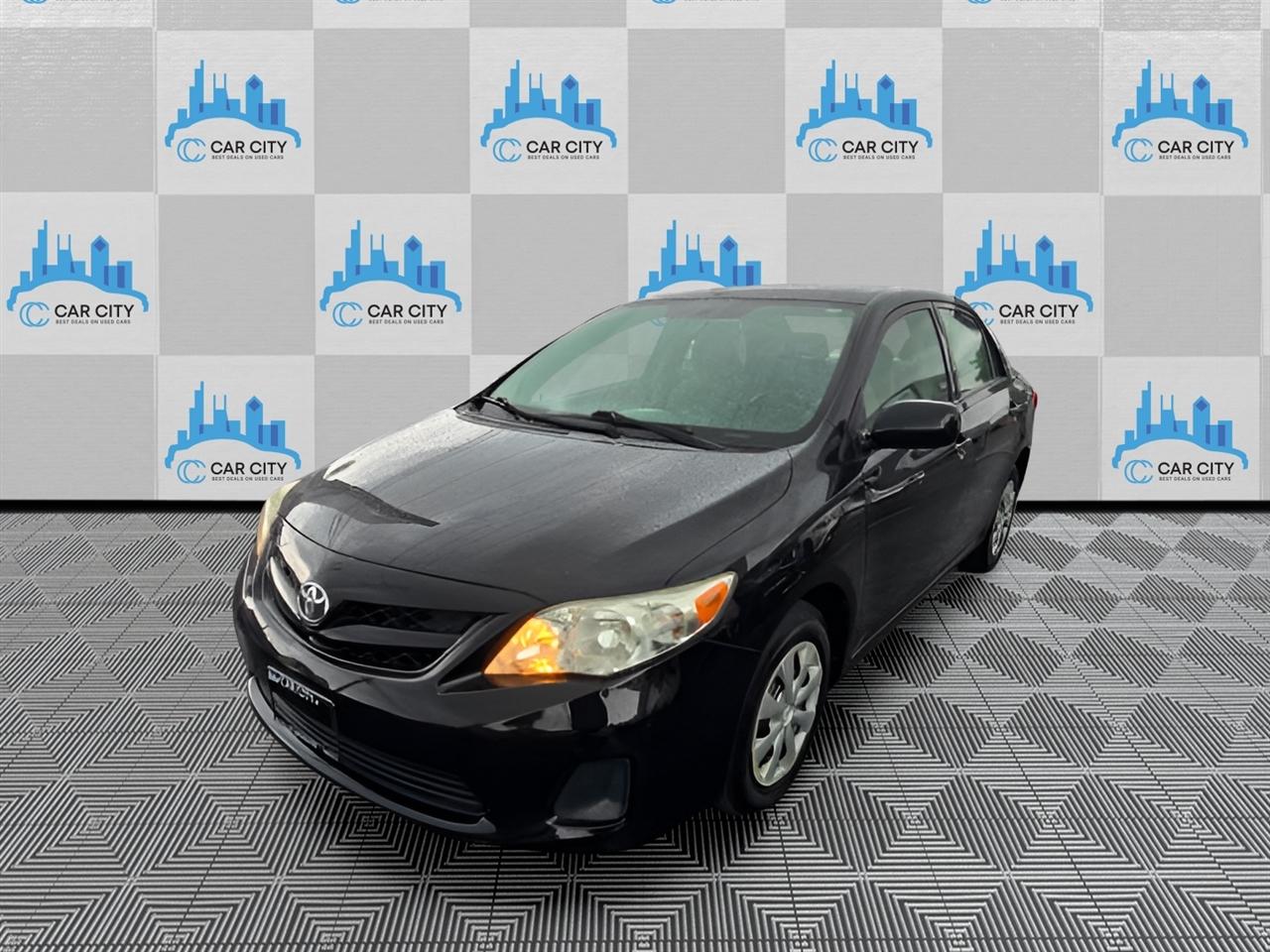Toyota Corolla LE 4-Speed AT 2011