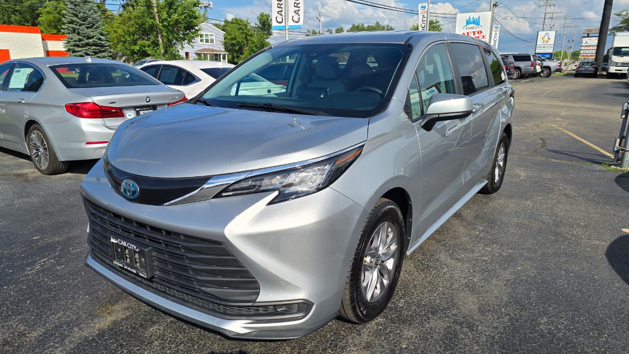 Toyota Sienna LE 8-Passenger 2022