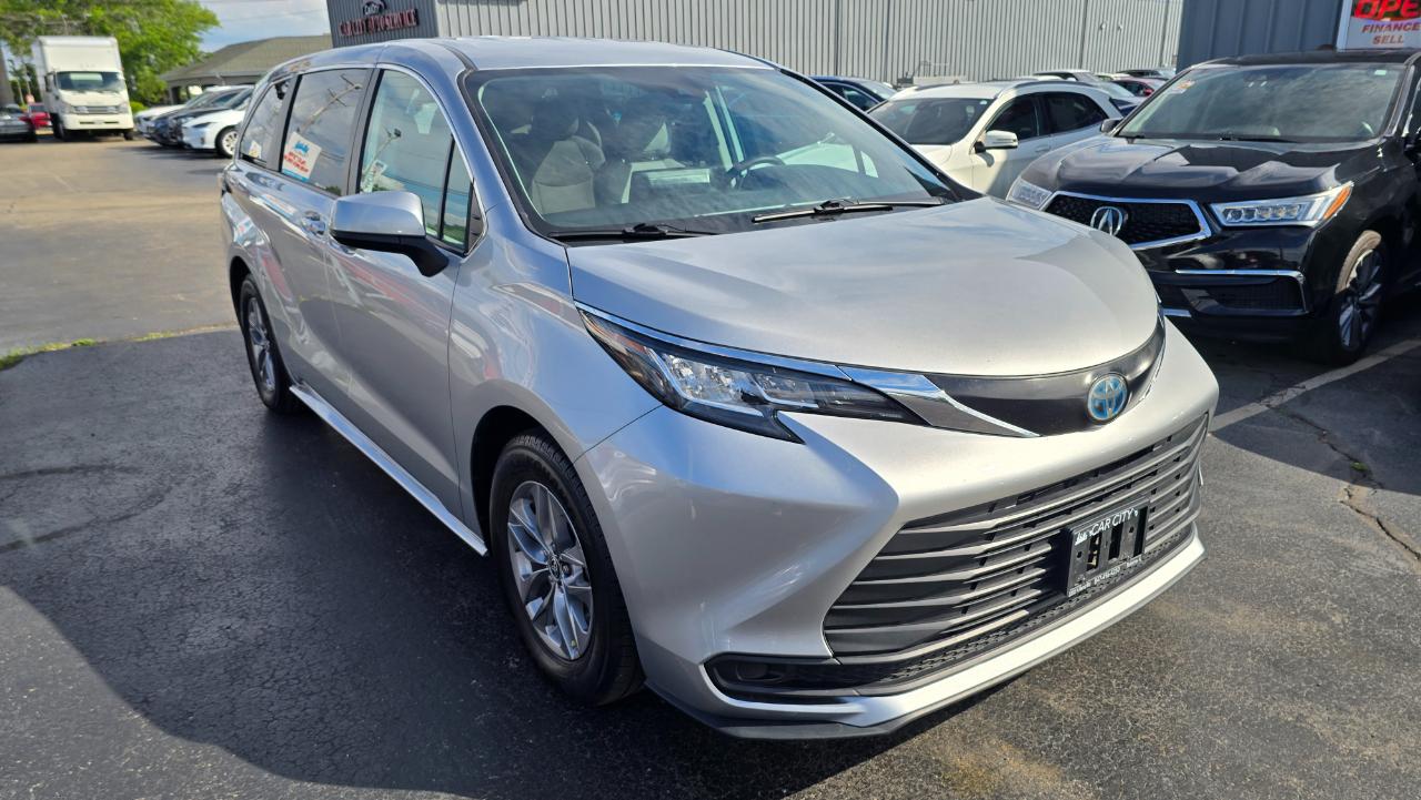 Toyota Sienna LE 8-Passenger 2022