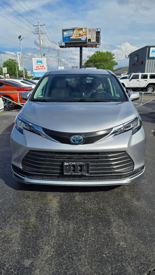 Toyota Sienna LE 8-Passenger 2022