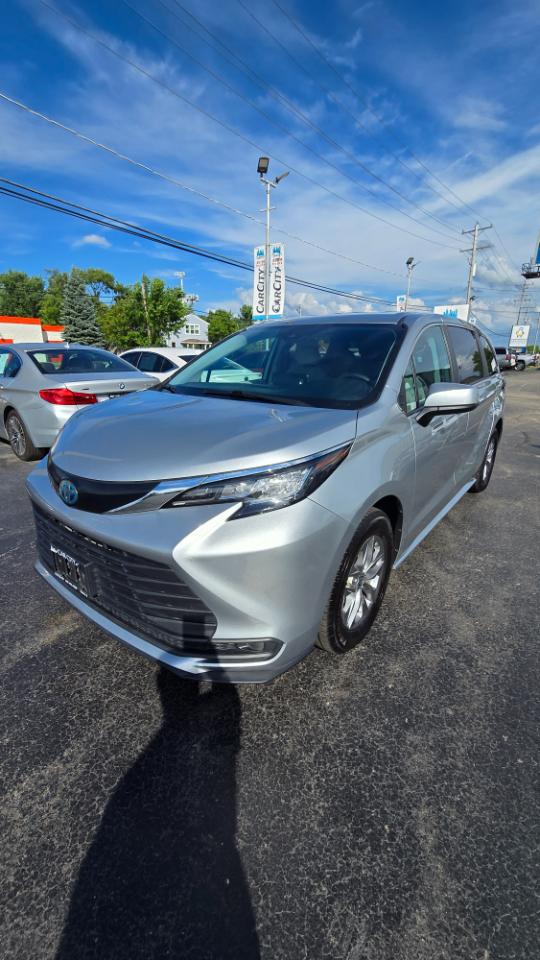 Toyota Sienna LE 8-Passenger 2022