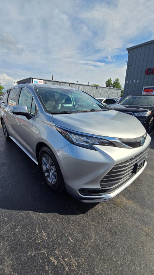 Toyota Sienna LE 8-Passenger 2022