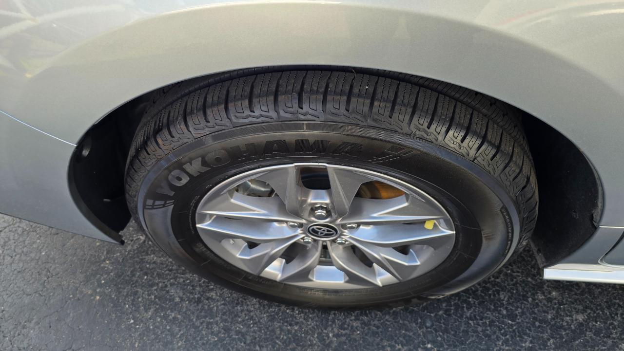 Toyota Sienna LE 8-Passenger 2022