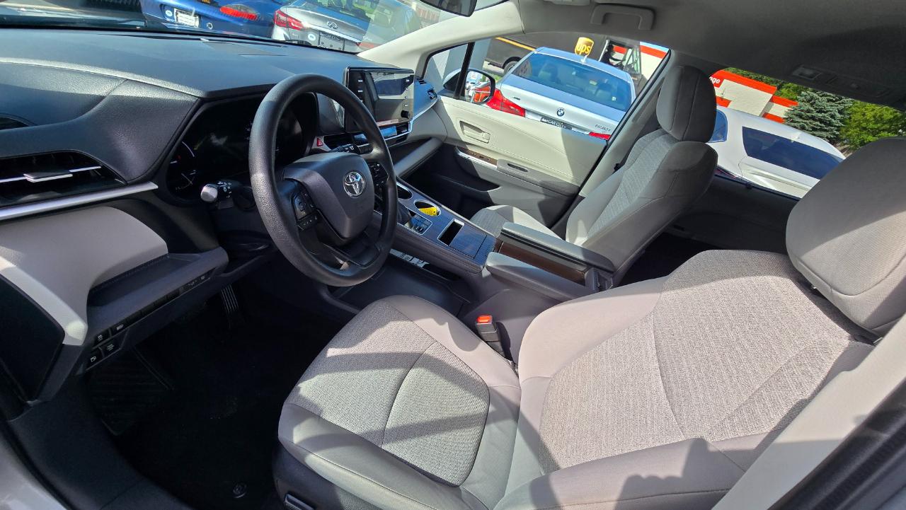 Toyota Sienna LE 8-Passenger 2022