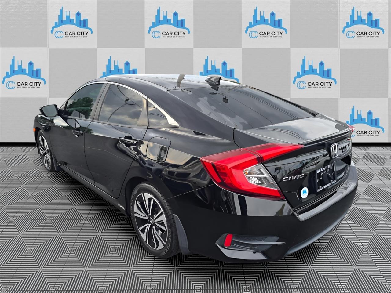 Honda Civic EX-T Sedan CVT 2017