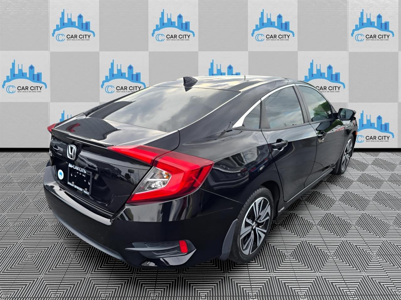 Honda Civic EX-T Sedan CVT 2017