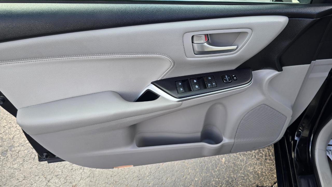 Toyota Camry Hybrid XLE 2015