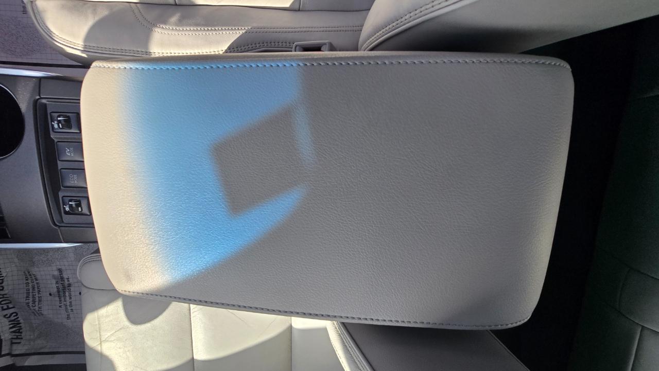 Toyota Camry Hybrid XLE 2015