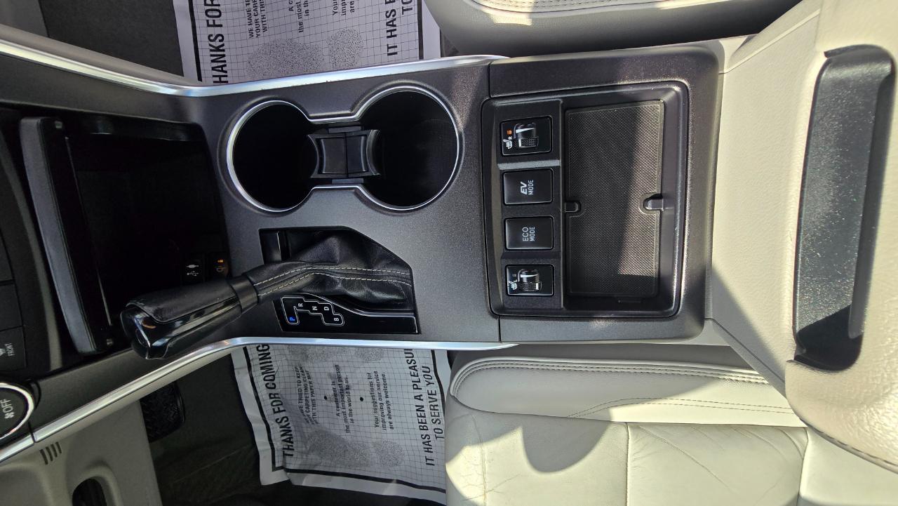 Toyota Camry Hybrid XLE 2015