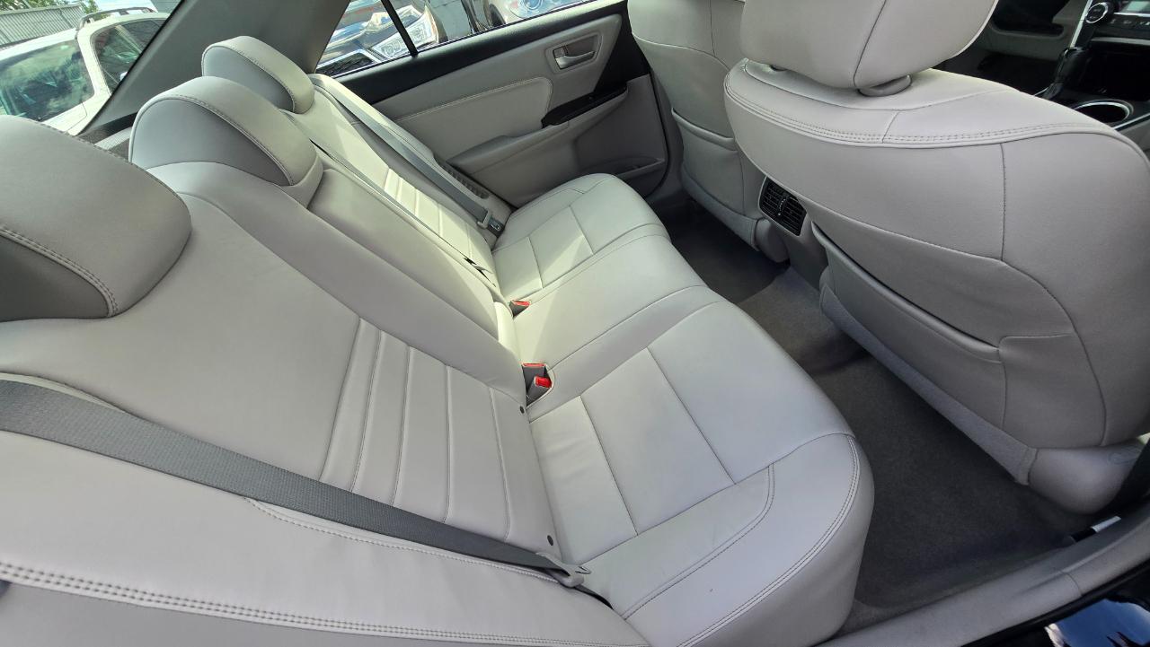 Toyota Camry Hybrid XLE 2015