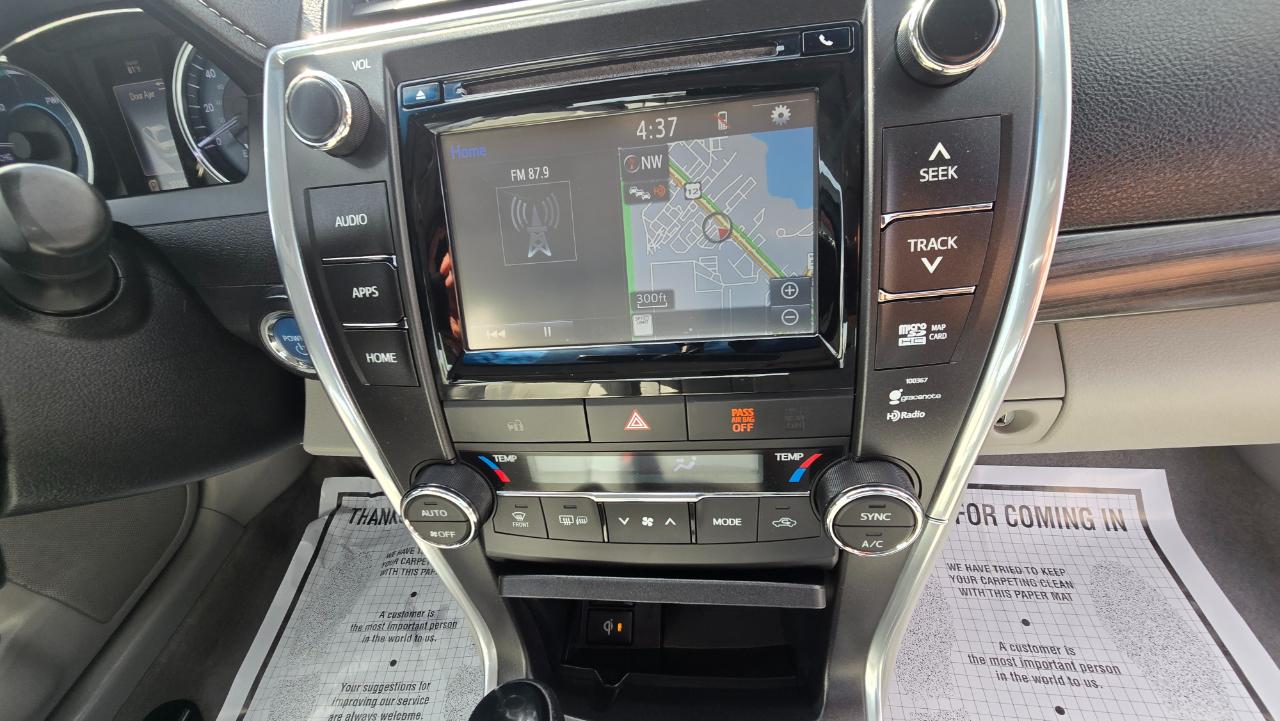 Toyota Camry Hybrid XLE 2015