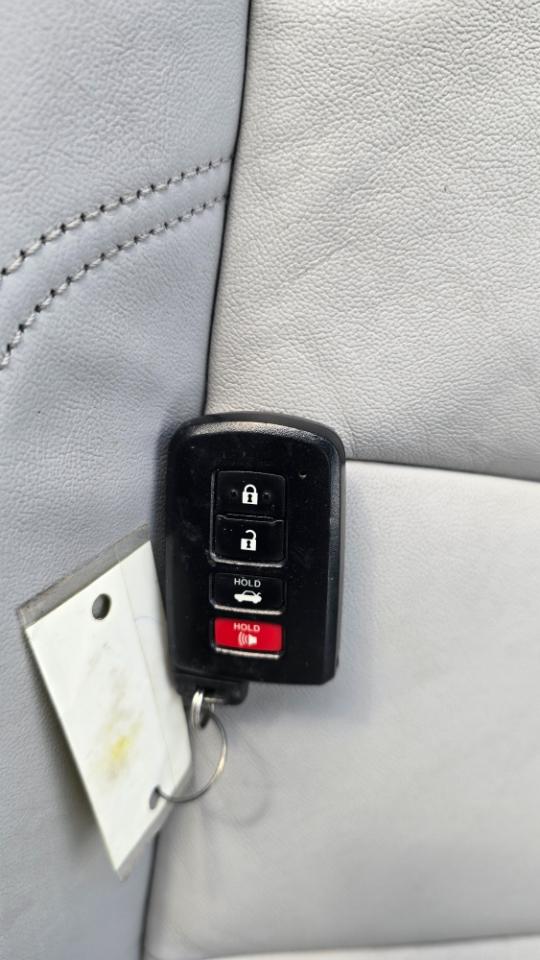 Toyota Camry Hybrid XLE 2015