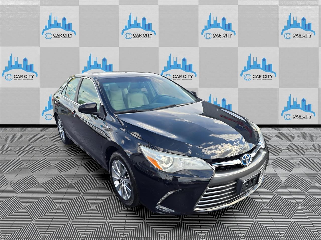 Toyota Camry Hybrid XLE 2015