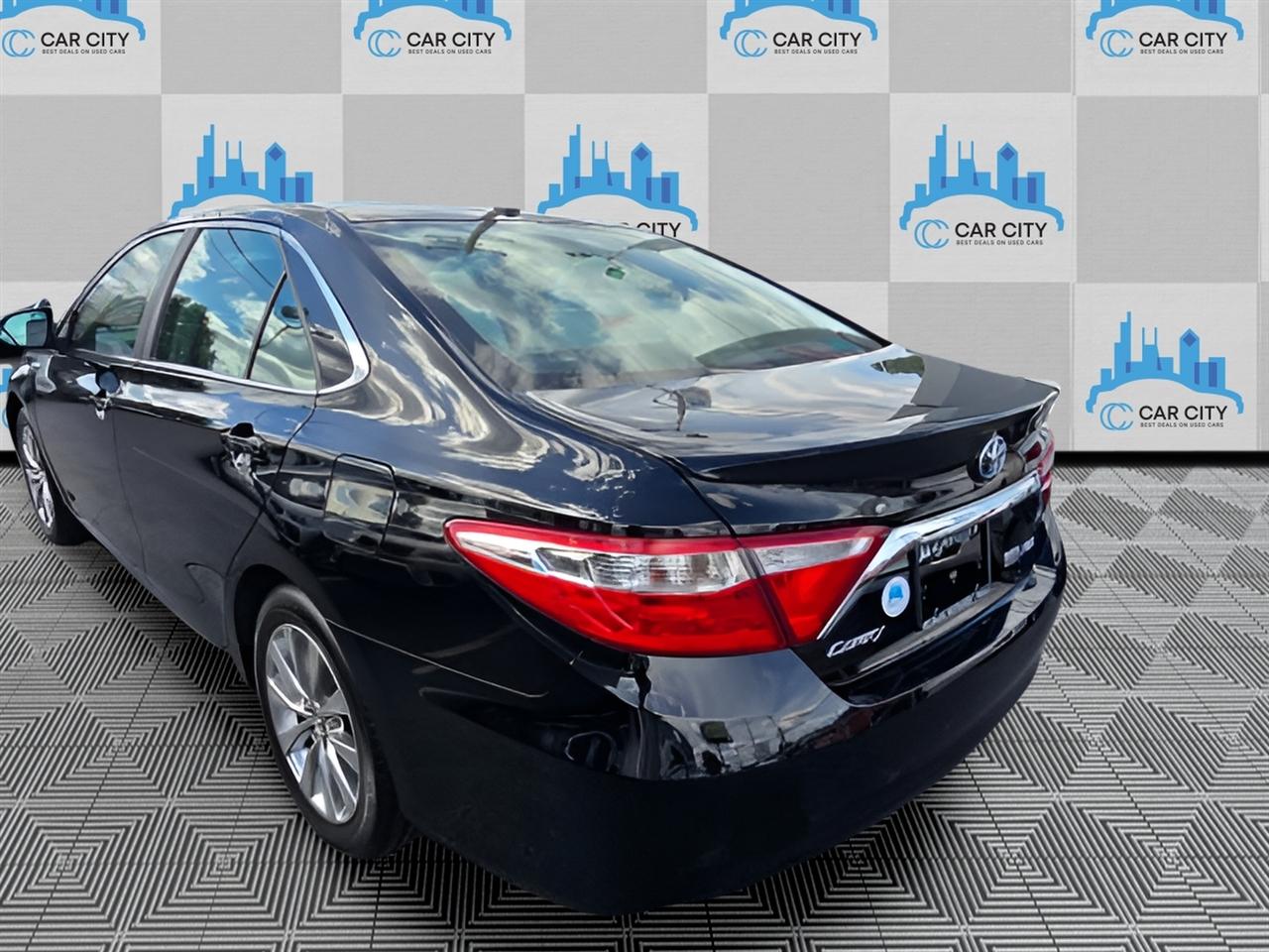 Toyota Camry Hybrid XLE 2015