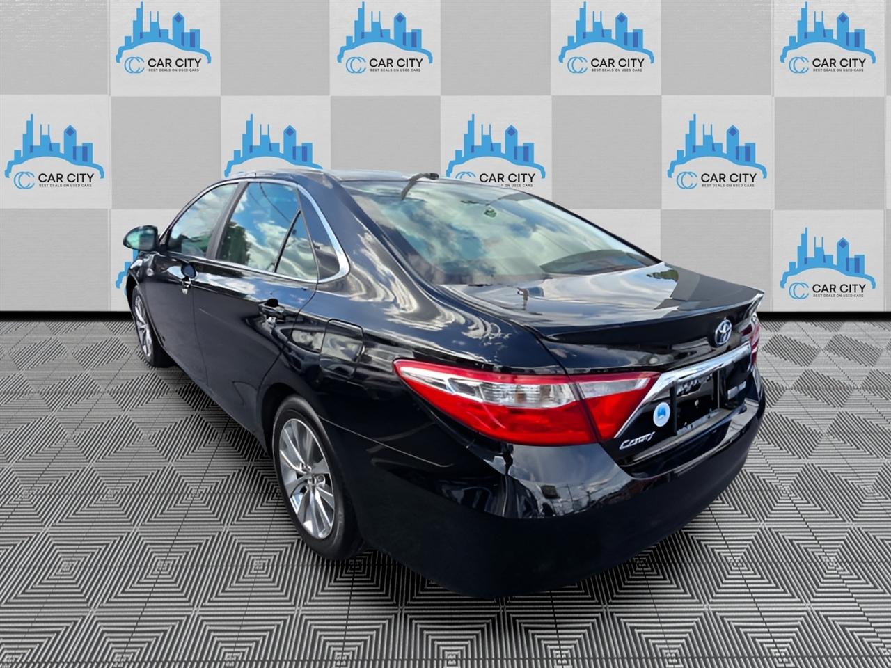 Toyota Camry Hybrid XLE 2015