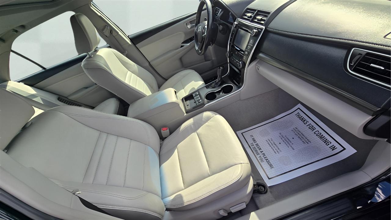 Toyota Camry Hybrid XLE 2015