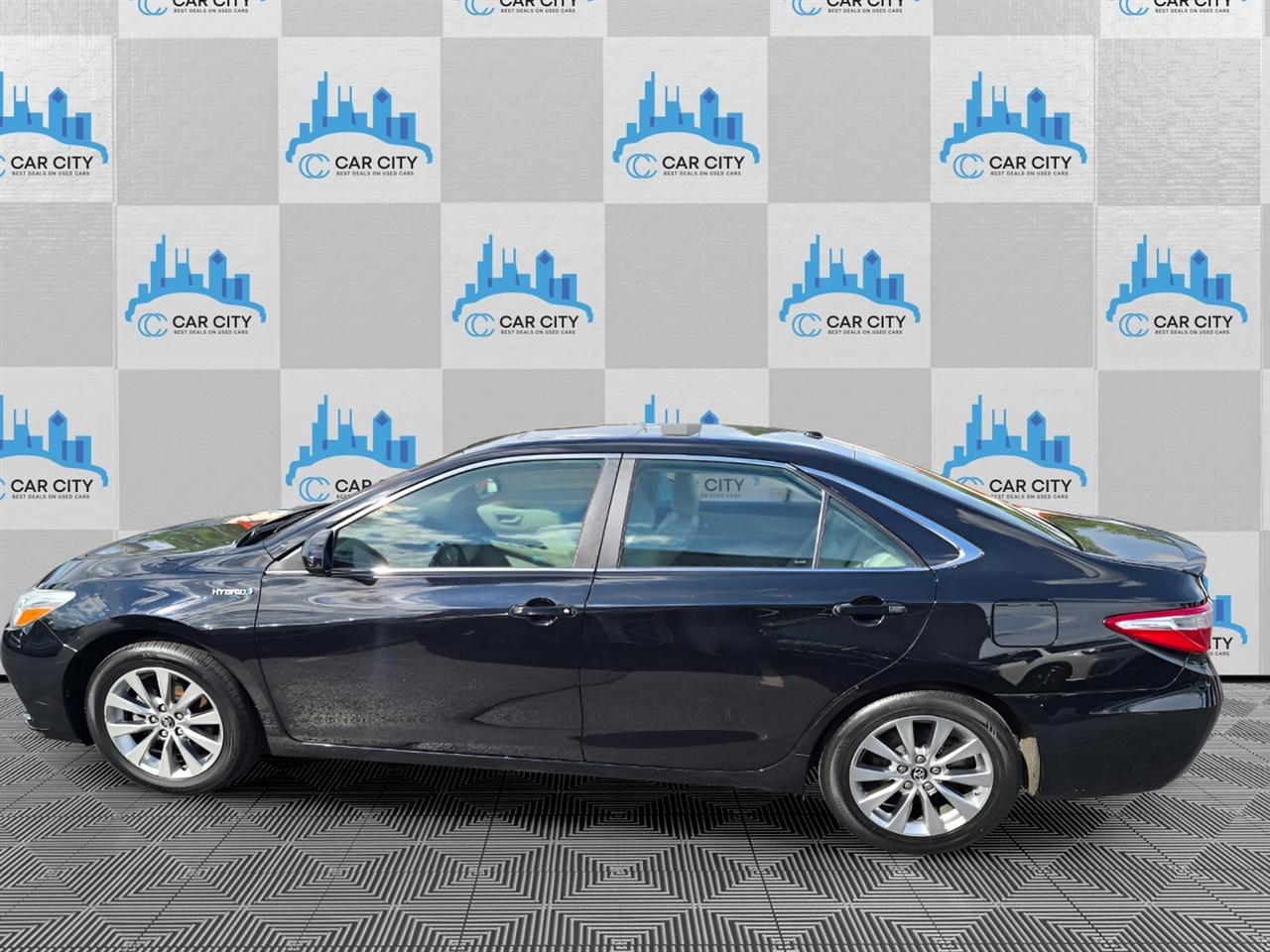Toyota Camry Hybrid XLE 2015