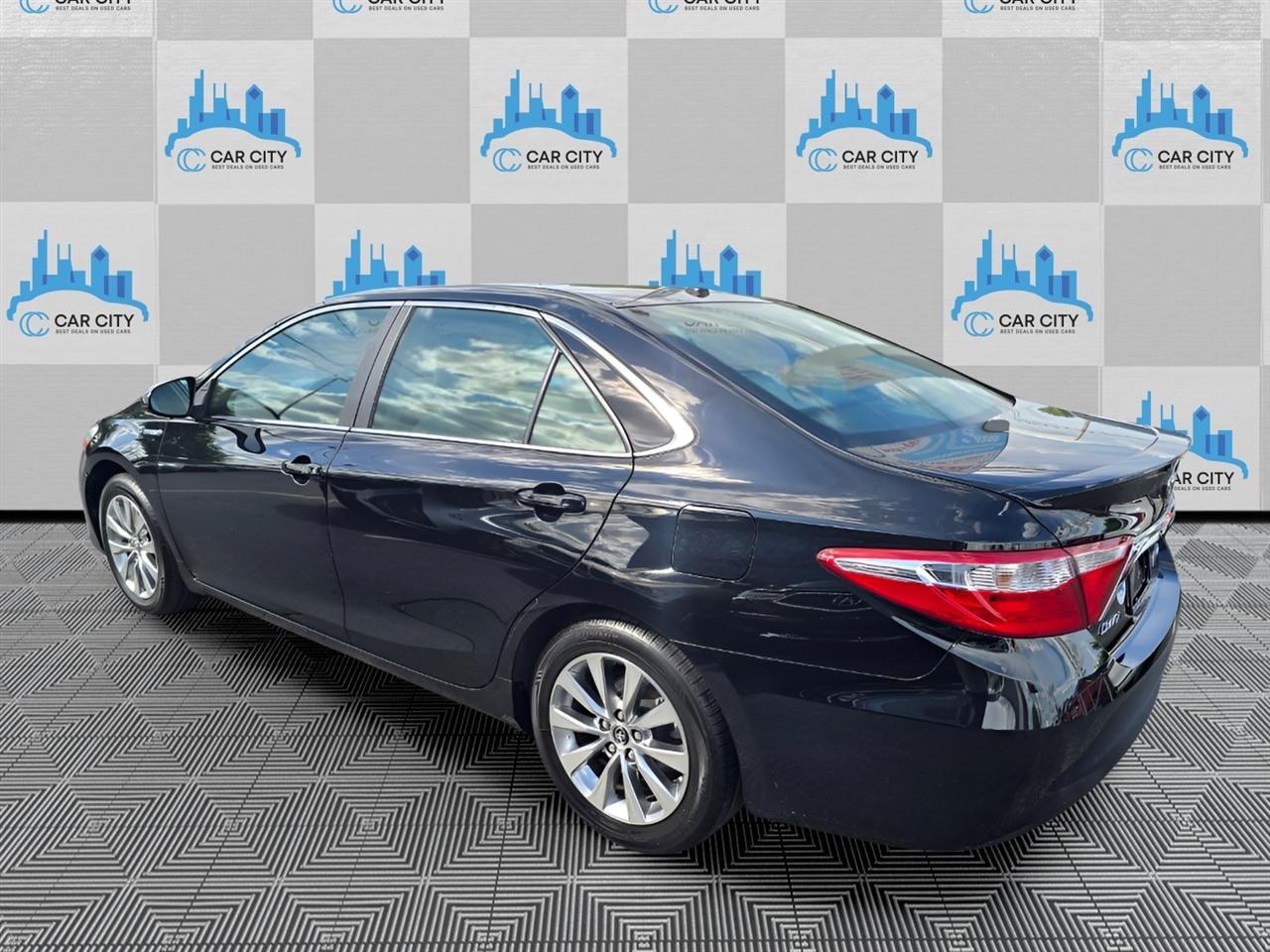 Toyota Camry Hybrid XLE 2015