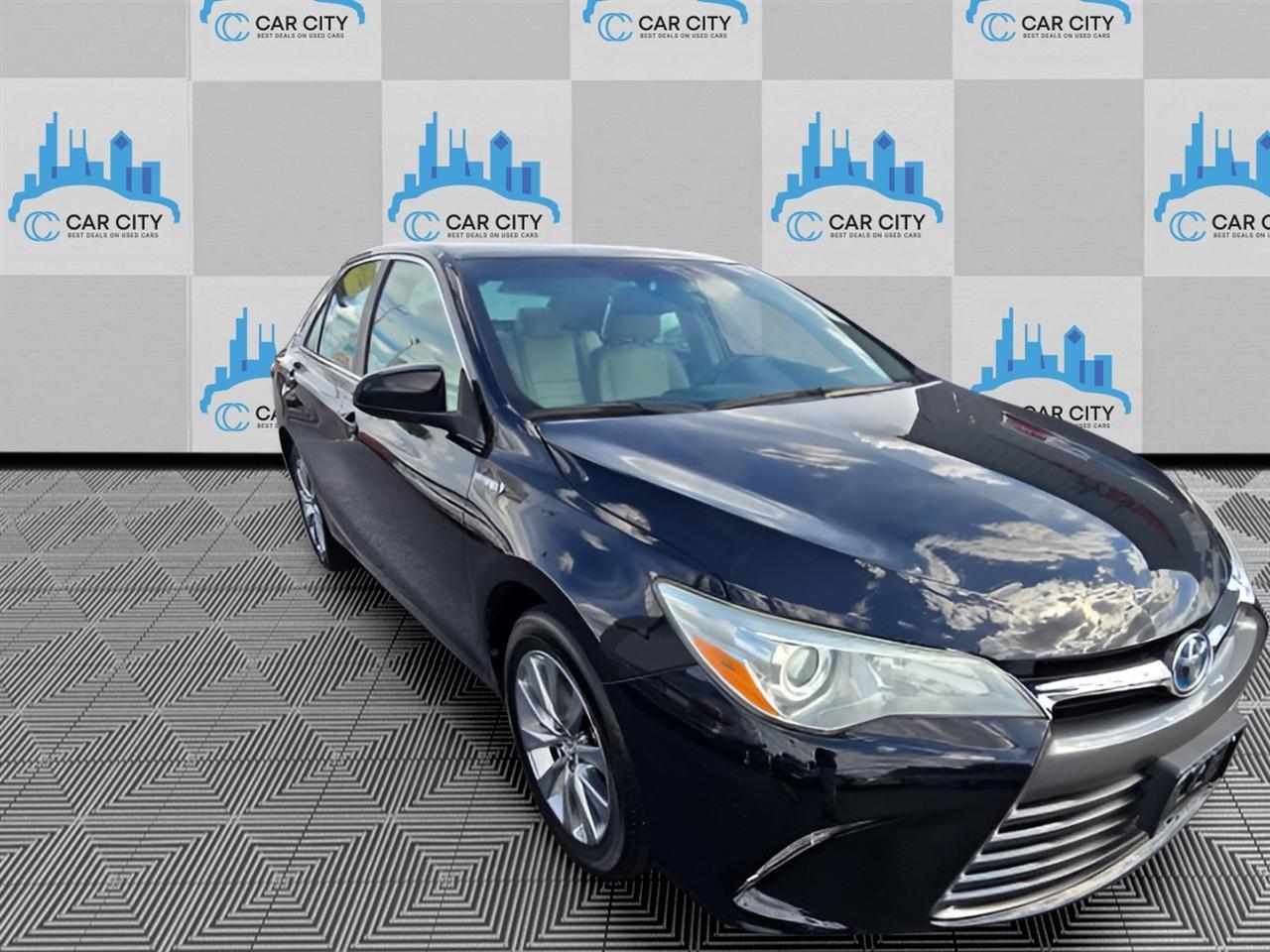 Toyota Camry Hybrid XLE 2015