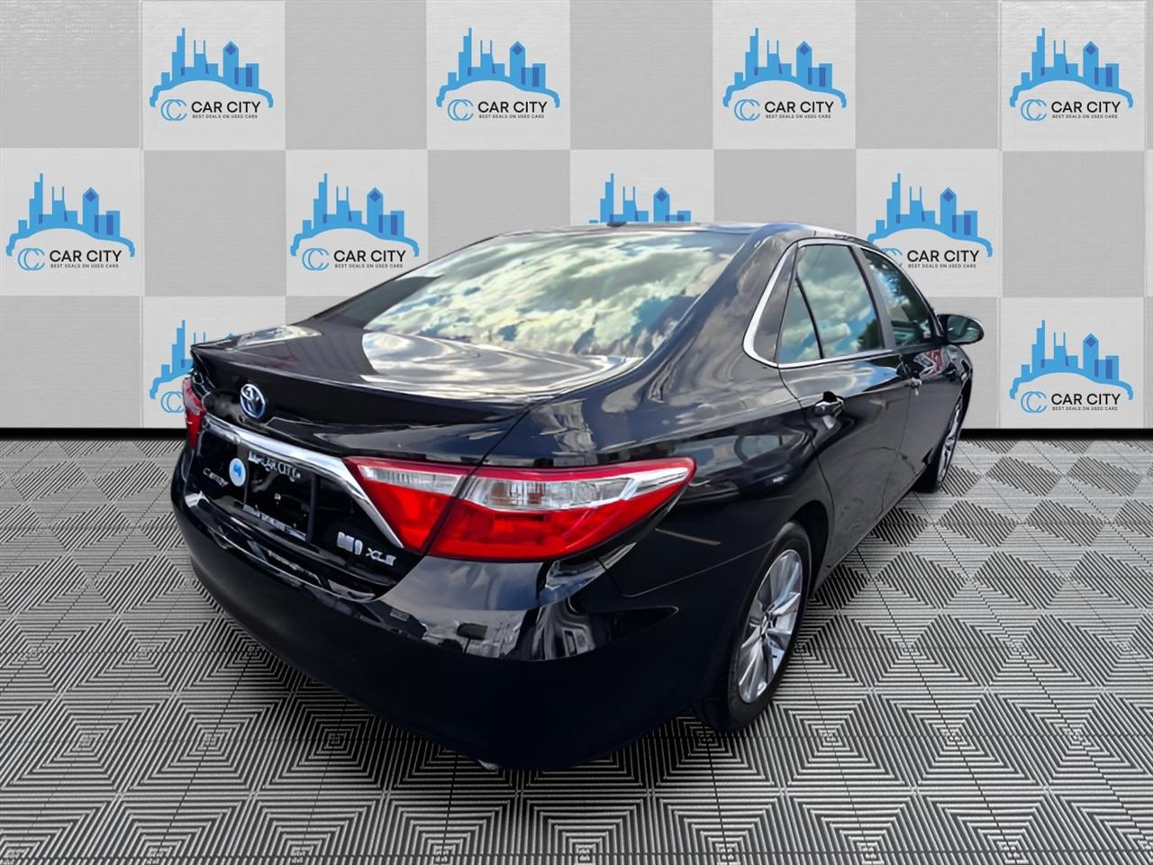 Toyota Camry Hybrid XLE 2015