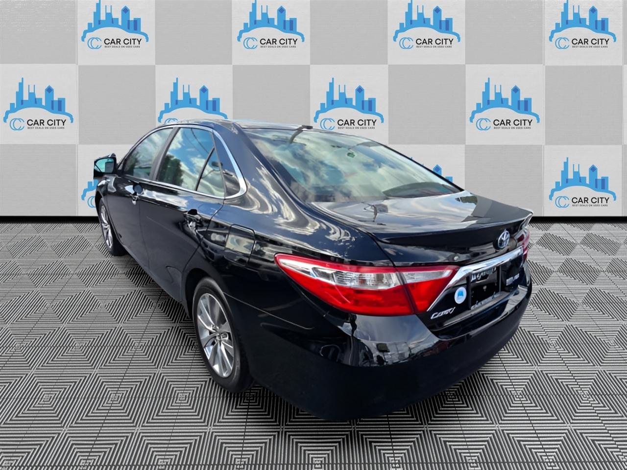 Toyota Camry Hybrid XLE 2015