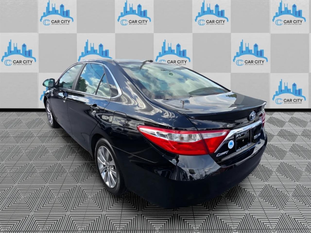 Toyota Camry Hybrid XLE 2015