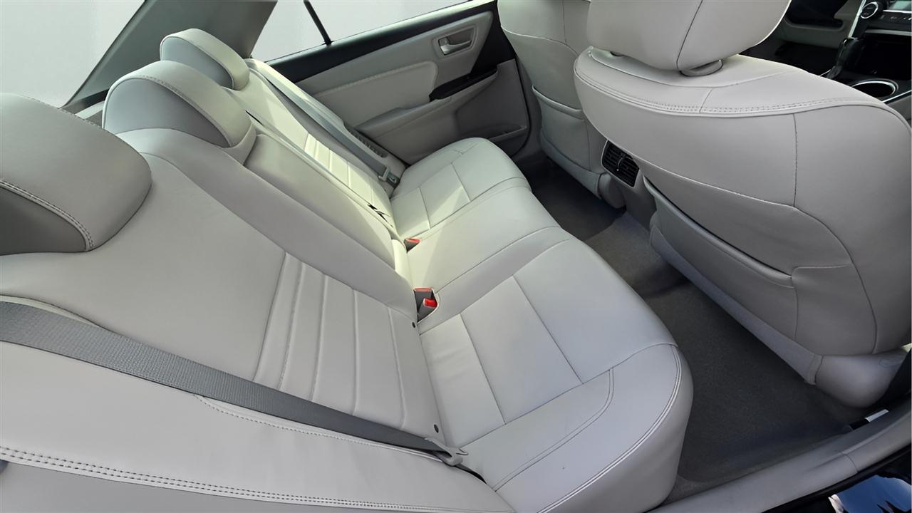 Toyota Camry Hybrid XLE 2015