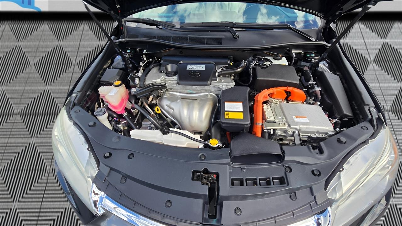 Toyota Camry Hybrid XLE 2015