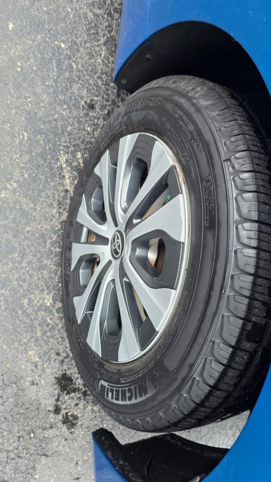Toyota Prius XLE AWD-e 2019