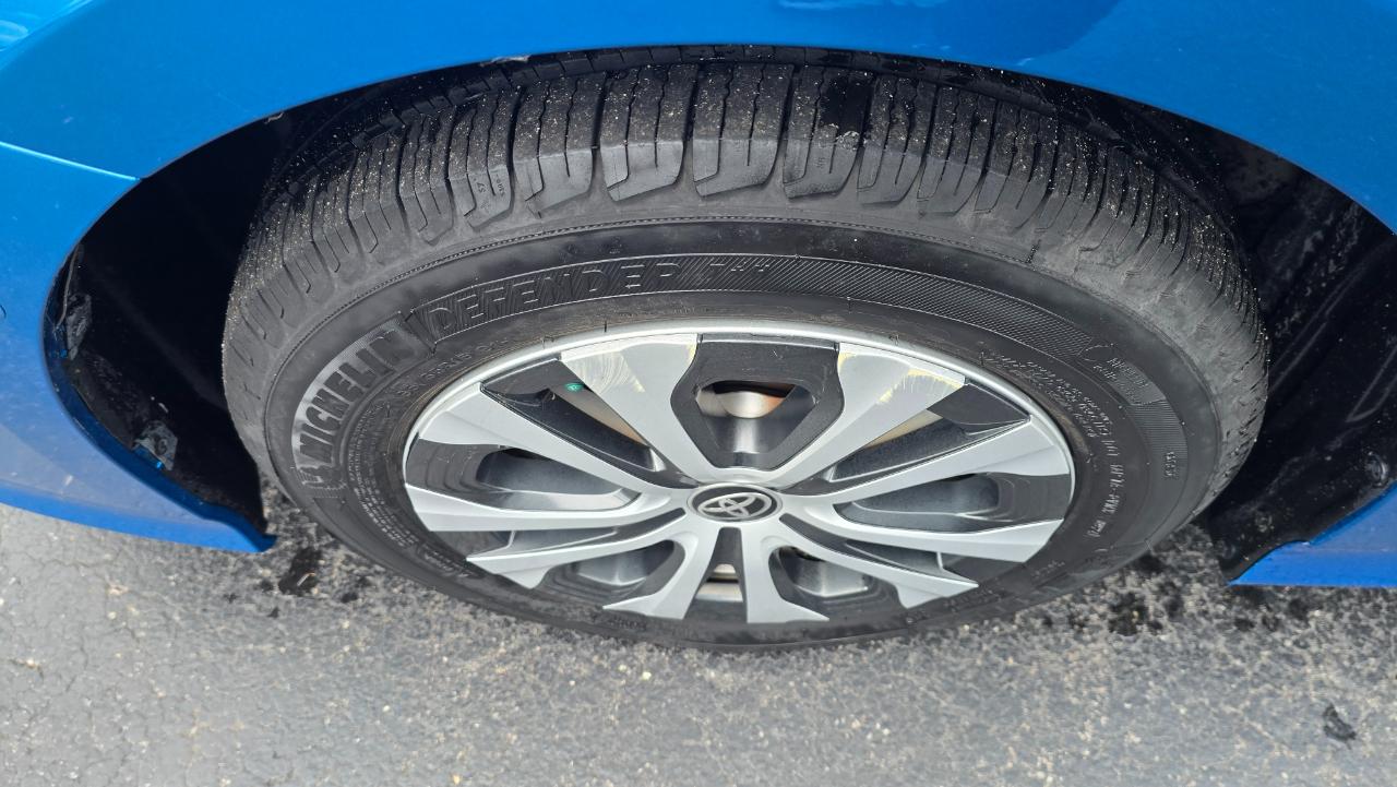 Toyota Prius XLE AWD-e 2019
