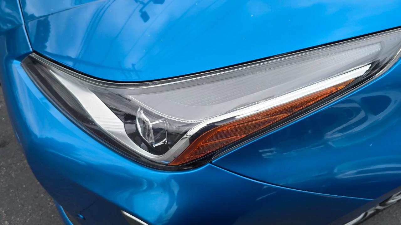 Toyota Prius XLE AWD-e 2019