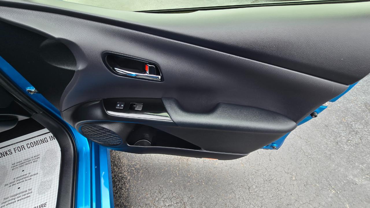 Toyota Prius XLE AWD-e 2019
