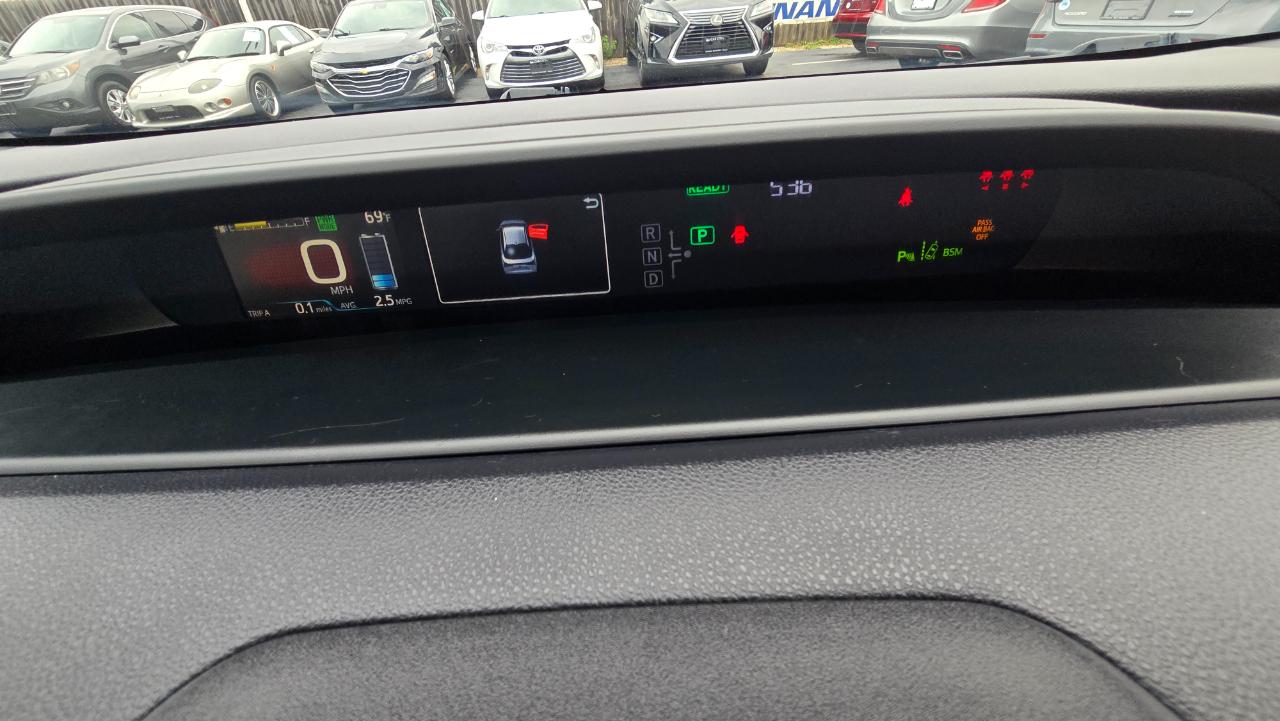 Toyota Prius XLE AWD-e 2019