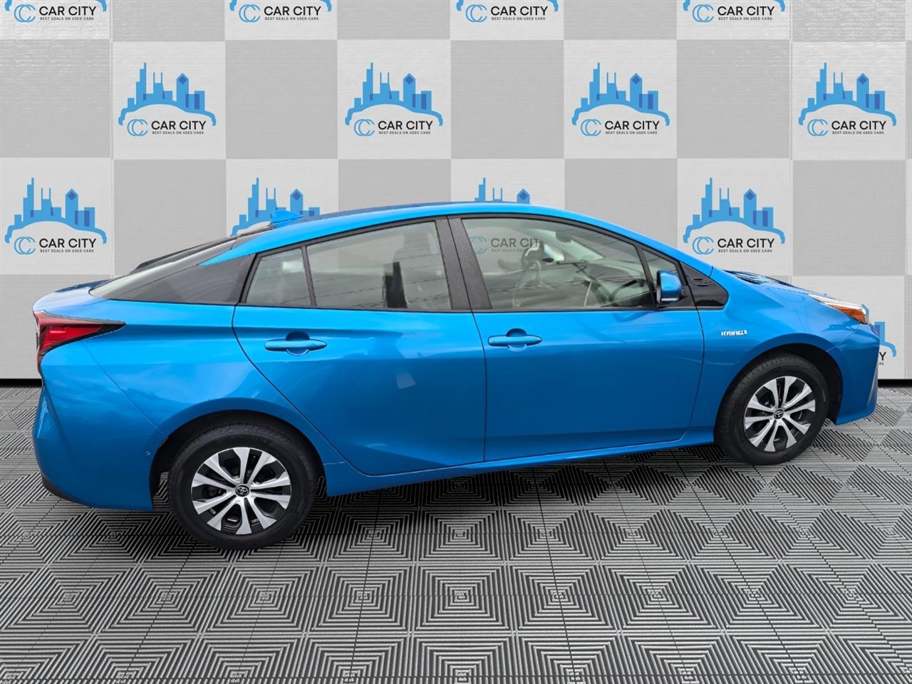 Toyota Prius XLE AWD-e 2019