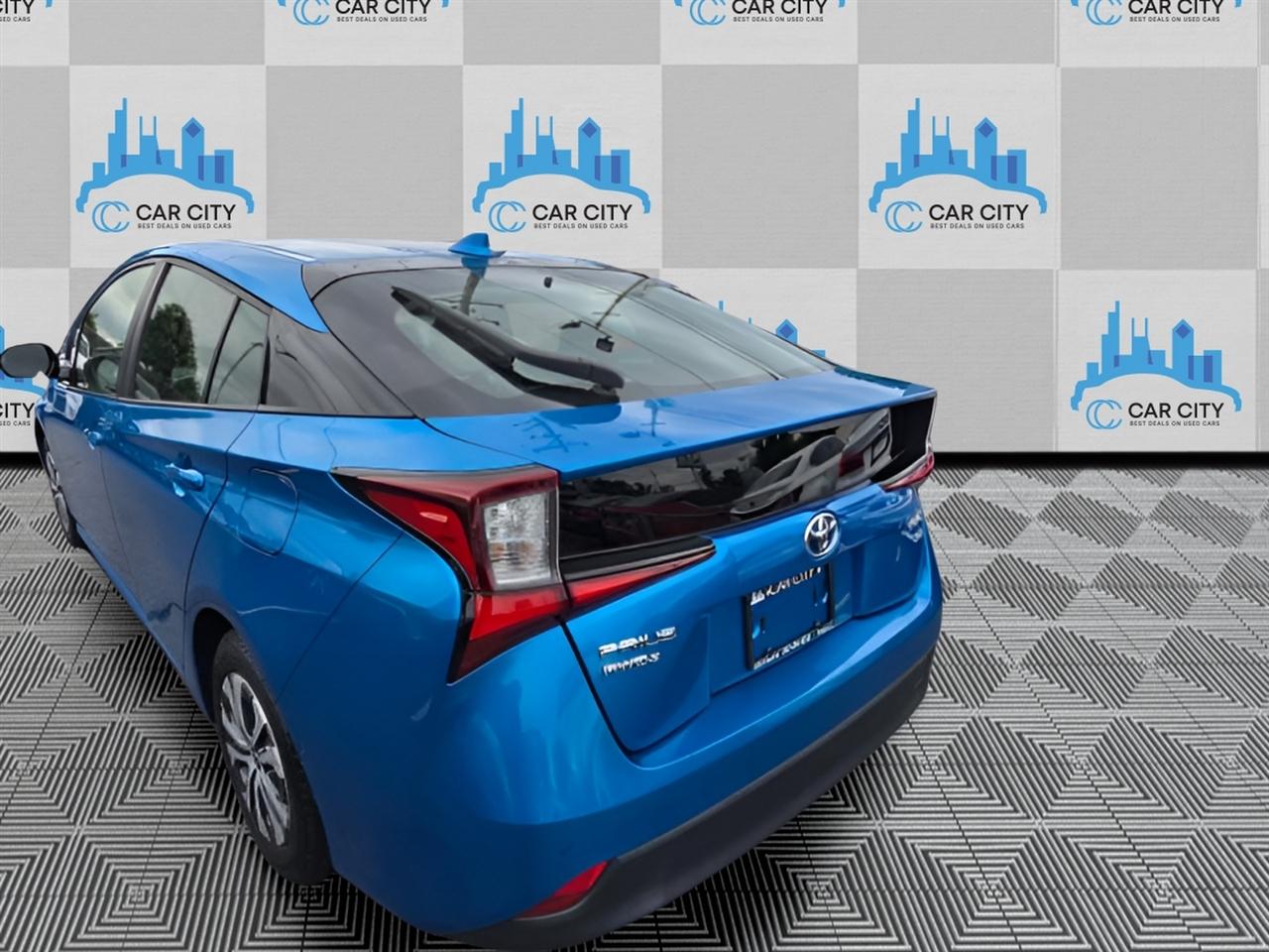 Toyota Prius XLE AWD-e 2019