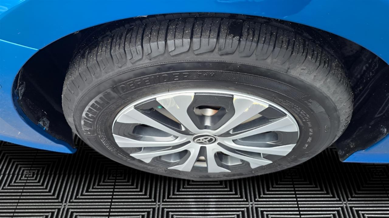 Toyota Prius XLE AWD-e 2019