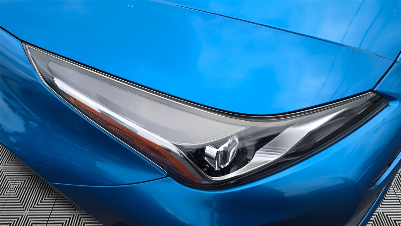 Toyota Prius XLE AWD-e 2019