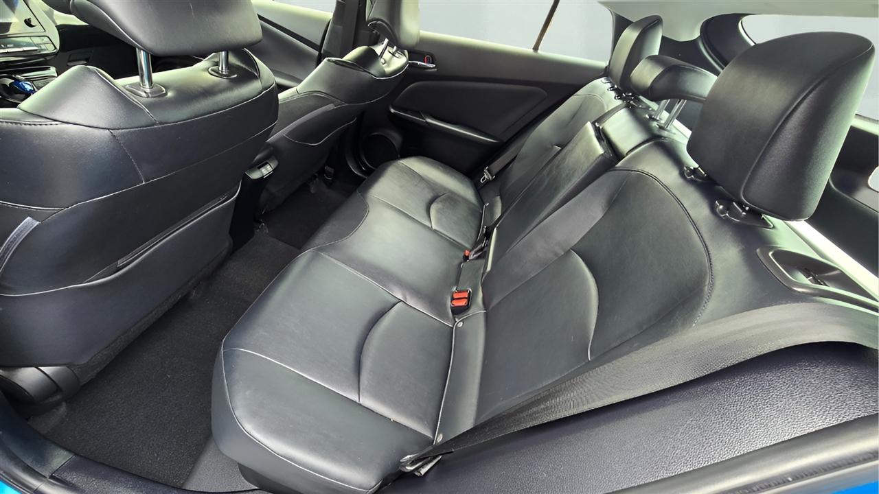 Toyota Prius XLE AWD-e 2019