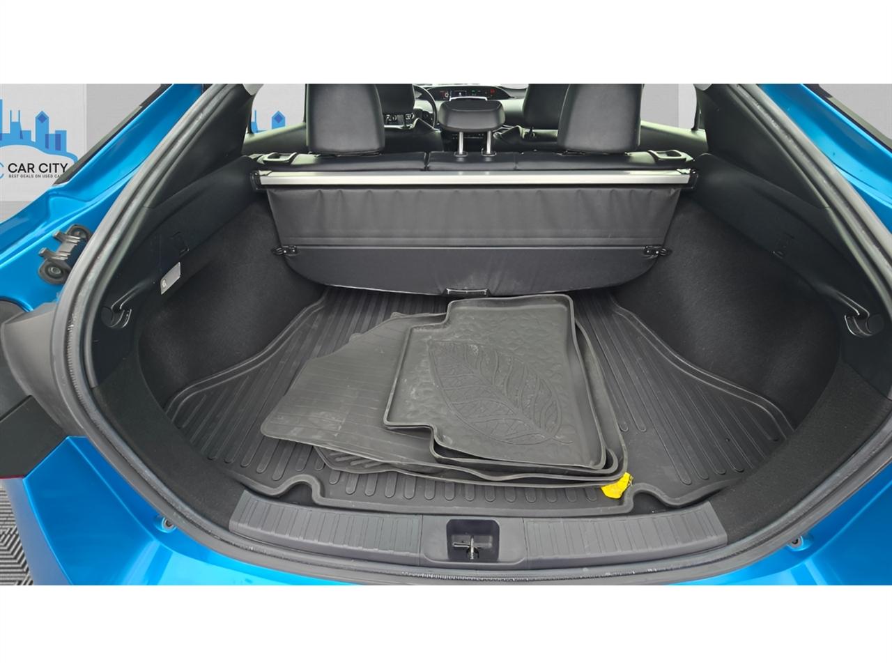 Toyota Prius XLE AWD-e 2019